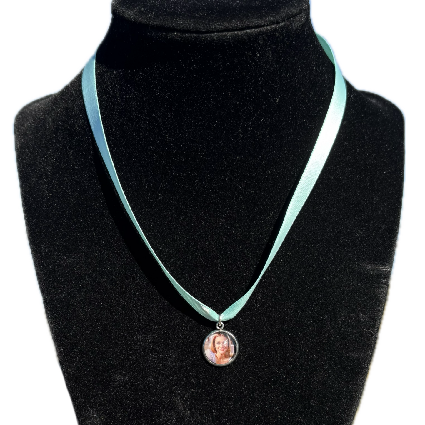 Jennifer Jareau ribbon necklace